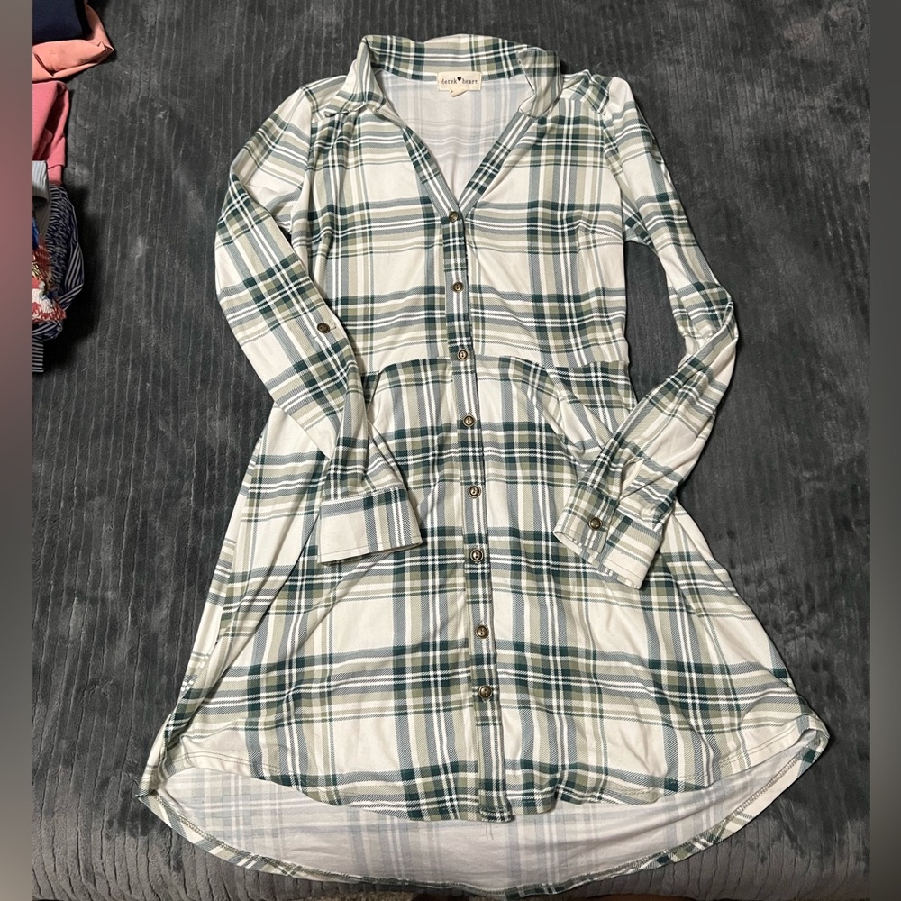 Green long sleeve dress
